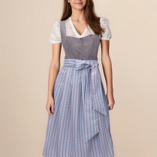 Beierse dirndljurk met gestreepte schort – Oktoberfest | Klassieke traditionele stijl voor authentieke Wiesn-momenten