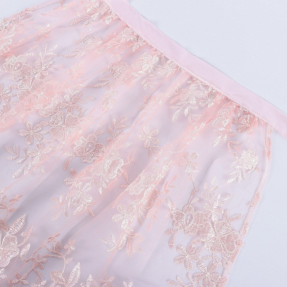 Dirndljurk in grijs – Oktoberfest | Met roze kanten schort voor een elegante traditionele stijl