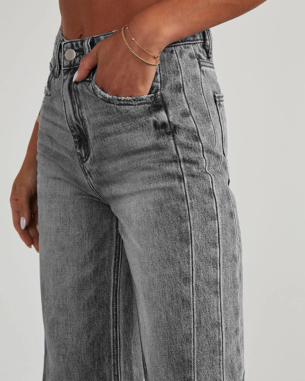 Damesdenim – Wijde pasvorm – Grijs gewassen look – Duurzaam materiaal