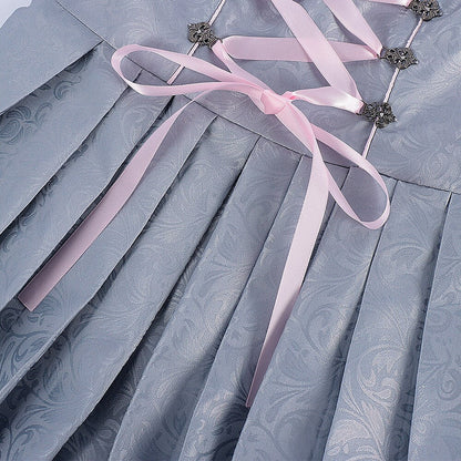 Dirndljurk in grijs – Oktoberfest | Met roze kanten schort voor een elegante traditionele stijl
