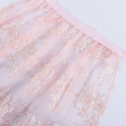 Dirndljurk in grijs – Oktoberfest | Met roze kanten schort voor een elegante traditionele stijl