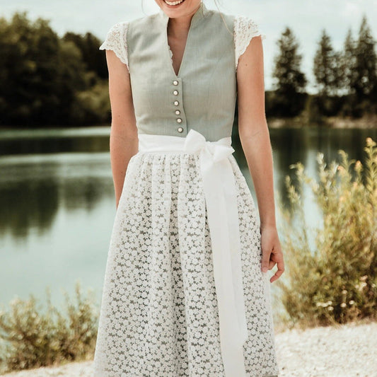 Elegante dirndljurk in groen – Oktoberfest | Met bloemenkanten schort voor een stijlvolle traditionele look